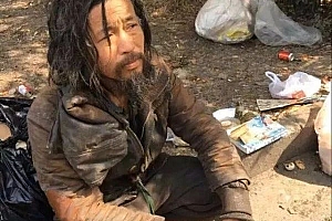 “流浪大师”沈巍的荒诞喜剧:没有永恒的流量,只有永恒的利益